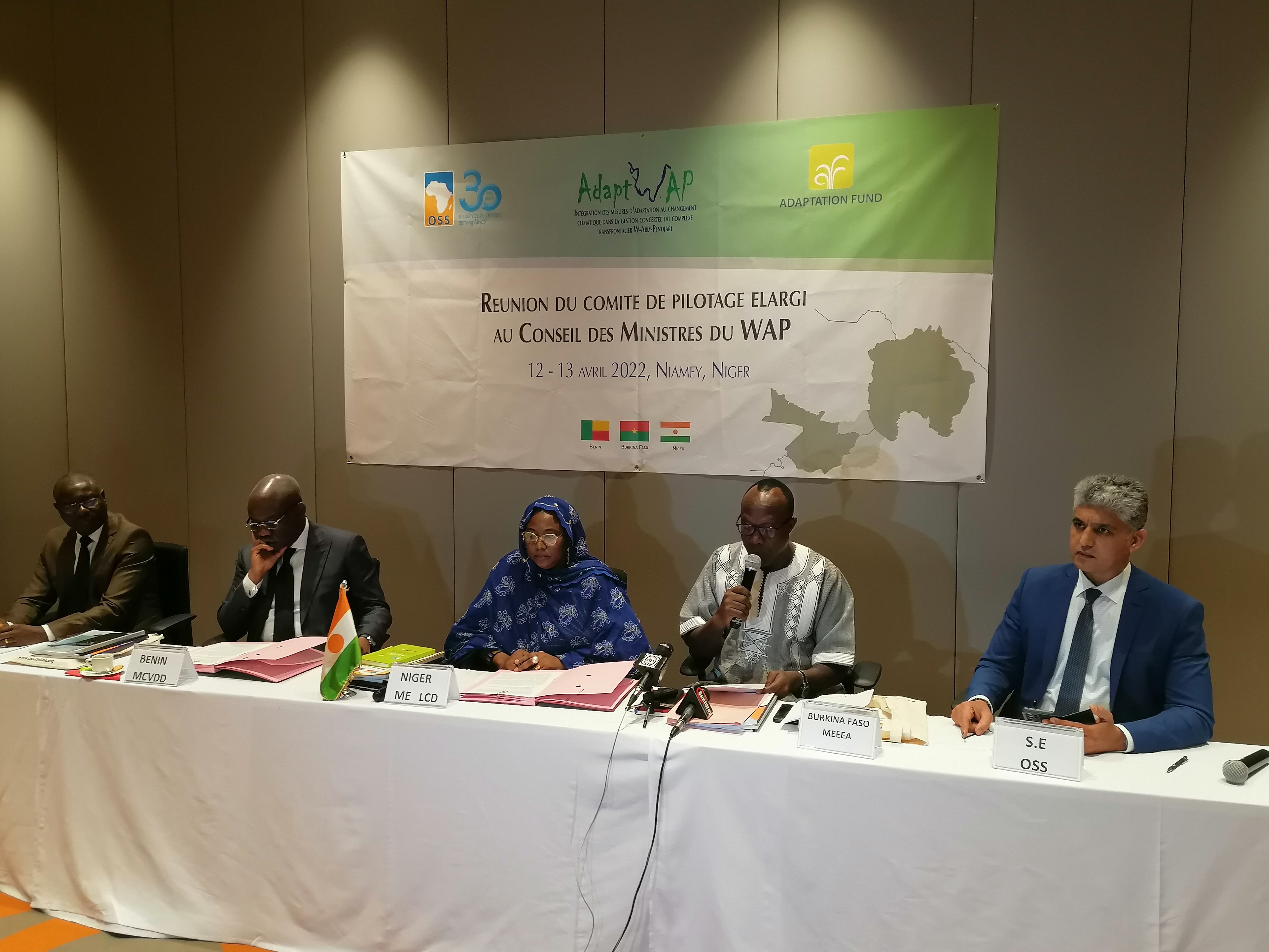  Démarrage du Comité de pilotage régional du projet AdaptWAP, organisé par l’OSS à Niamey, le 12 avril 2022