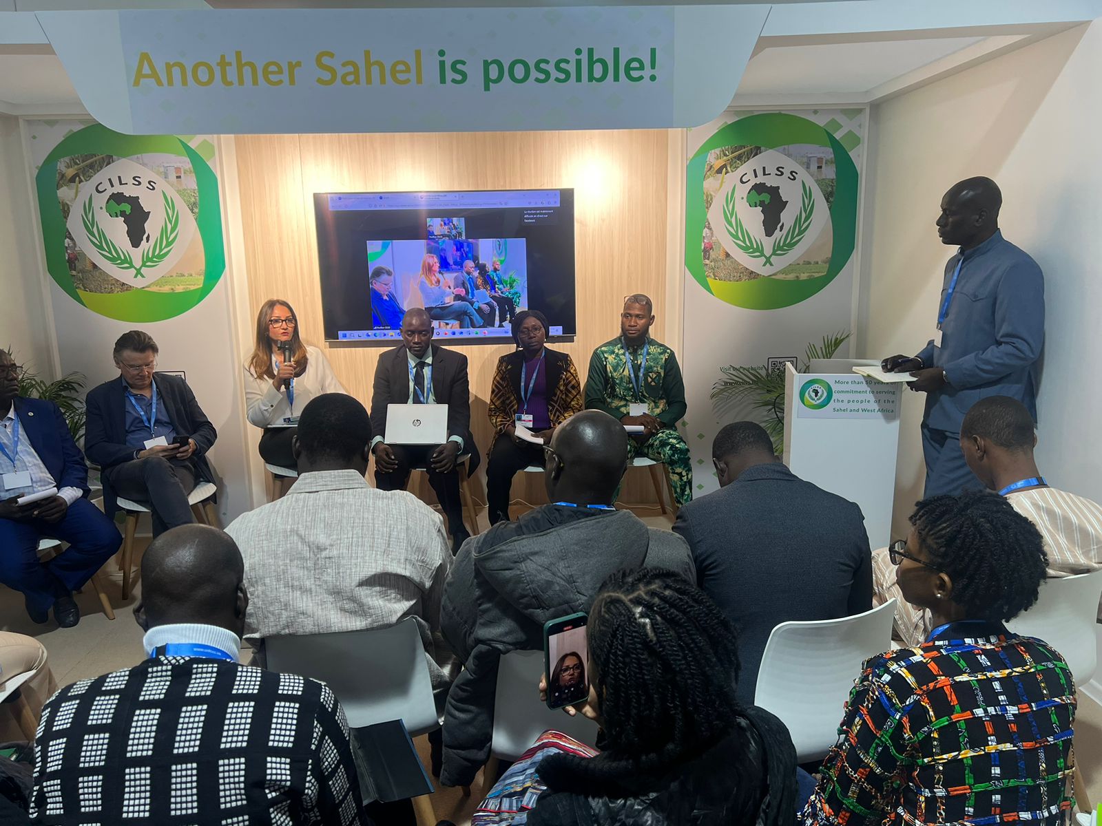  November 18, 2024 - The OSS shares its experience in climate change education at a side event at UNFCCC COP29